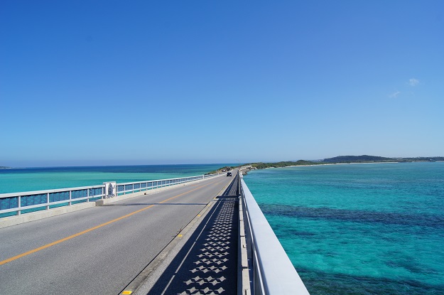 池間島から宮古島方面を撮影した写真